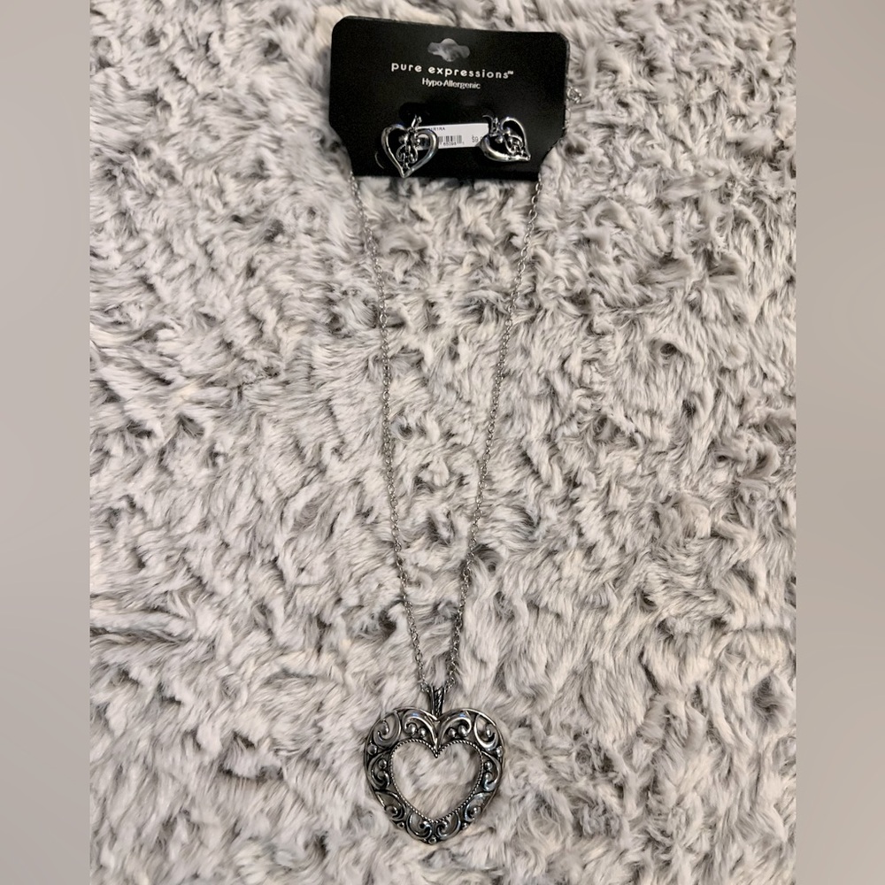 Heart necklace set